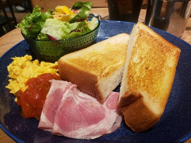 JR「新大阪」在来線 改札内にあるカフェDrip-X-Cafe（ドリップ エックス カフェ）のモーニングプレート（朝食）44600.jpg