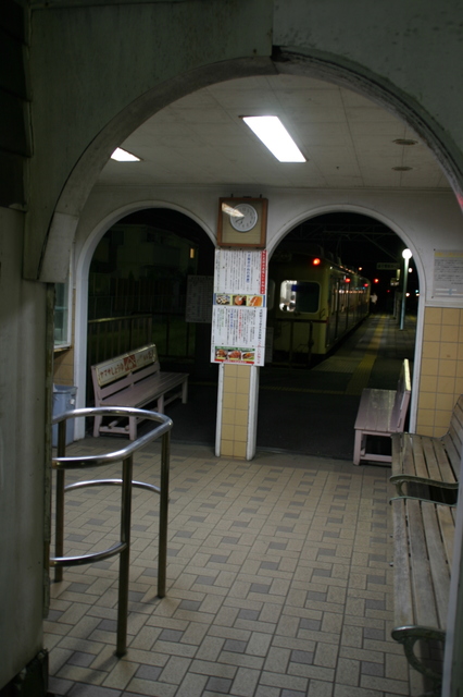 IMG_07JR銚子駅のホームの端に設けられた、銚子鉄道の銚子駅40.JPG