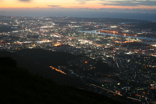 IMG_1970
U炵悤ȎMqRRW]䂩̖kB̖i.JPG