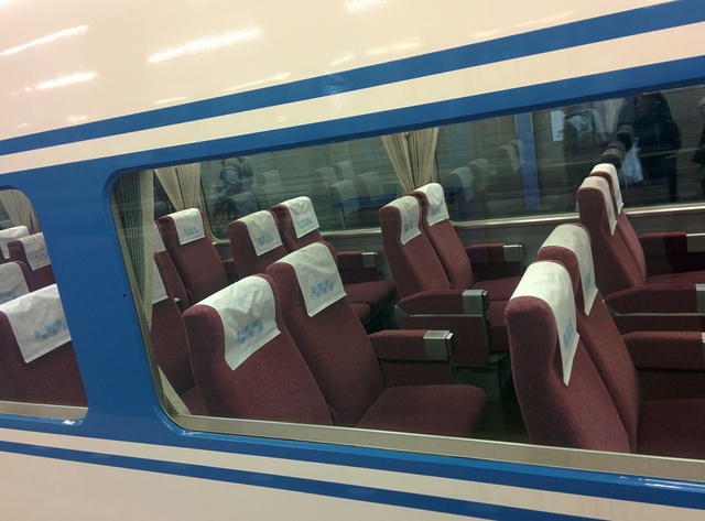 IMG_2016近鉄の団体専用列車「あおぞらU」(15200系電車)の座席0126_165551.jpg