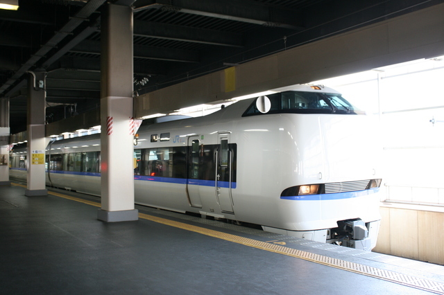 IMGＪＲ西日本の特急ダイナスターに用いられる638系電車　金沢駅_2091.JPG