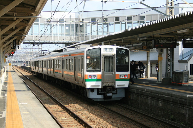 IMG_24JR東海道線の電車が発着する掛川駅のホーム76.JPG