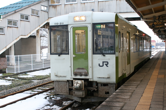IMG_36「米沢行」JR米阪線の普通列車
49.JPG