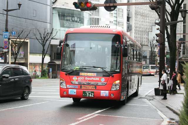 IMG_529熊本ー高森を結ぶ産交バスの「快速たかもり号」0-min.JPG