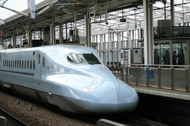IMG_673JR山陽新幹線・JR九州新幹線を直通運転する新幹線みずほ号N700系車両7.JPG