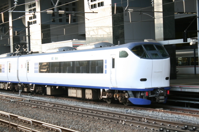 IMG_860京都駅に停車する特急はるか号3-thumbnail2.jpg